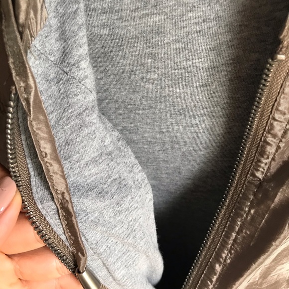 Bebe women’s silk jacket - Picture 5 of 9